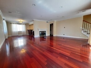 7955 Vía Latina in Burbank, CA - Building Photo - Building Photo