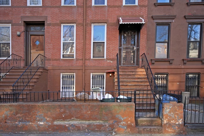 414 Macon St in Brooklyn, NY - Foto de edificio - Building Photo