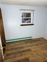 192 Woodland Dr, Unit First Floor in East Islip, NY - Building Photo - Building Photo