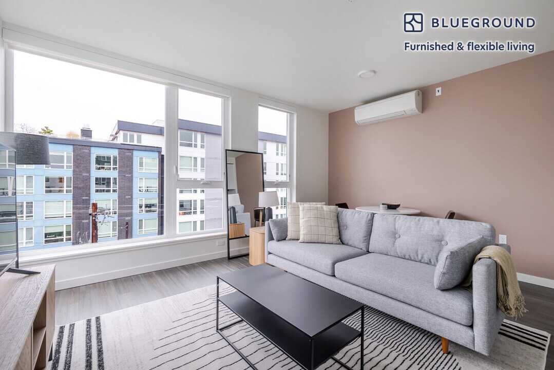 1000 E Yesler Wy in Seattle, WA - Building Photo