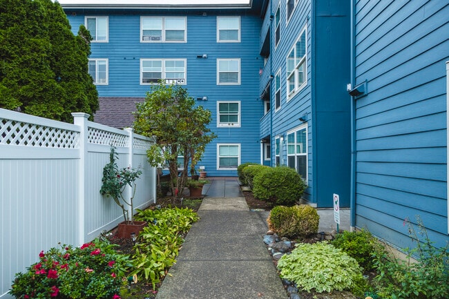 Weidler Commons in Portland, OR - Building Photo - Building Photo