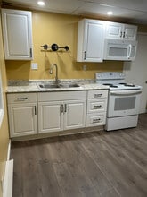 229 CT-163 in Montville, CT - Building Photo - Building Photo