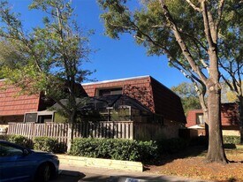 2721 5th Ct in Palm Harbor, FL - Building Photo