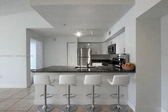 4370 NW 107th Ave in Doral, FL - Building Photo - Building Photo