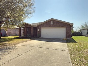 109 Salado Dr in Kyle, TX - Building Photo - Building Photo