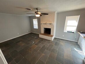 2121 Cliff Park in Fort Worth, TX - Building Photo - Building Photo