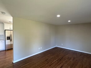 536 Hampton Ave in Bellport, NY - Building Photo - Building Photo