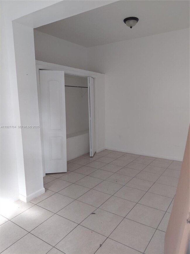 3171 NW 28th St in Miami, FL - Foto de edificio - Building Photo