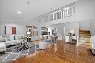 1375 Sandpiper St in Naples, FL - Building Photo - Building Photo