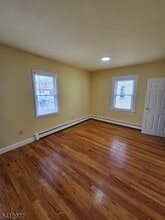 5 Bay Ave in Bloomfield, NJ - Building Photo - Building Photo