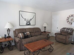 903 S 10th St in Artesia, NM - Building Photo - Building Photo