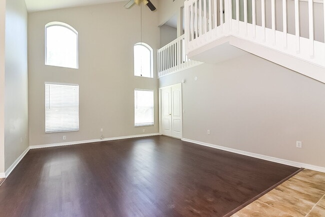 30703 Tremont Dr in Zephyrhills, FL - Building Photo - Building Photo