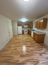 5222 Leslie St in Anchorage, AK - Building Photo - Building Photo