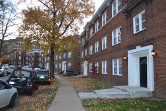 Plaza 52 in Kansas City, MO - Foto de edificio - Building Photo