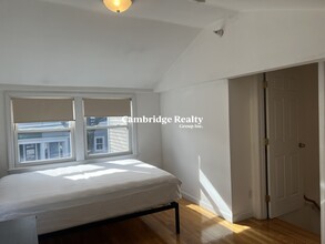 89 Spring St, Unit 3 in Cambridge, MA - Foto de edificio - Building Photo