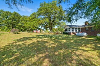 8730 Jot Em Down Rd in Gainesville, GA - Building Photo - Building Photo