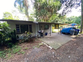 240 W Mariana Ave in North Fort Myers, FL - Building Photo - Building Photo