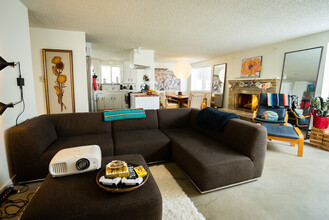 957 NW 62nd St, Unit downstair unit in Seattle, WA - Building Photo - Building Photo