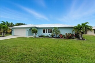 6163 Plumosa Ave in Ft. Myers, FL - Building Photo - Building Photo