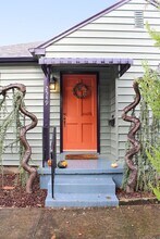 2549 N Russet St in Portland, OR - Building Photo - Building Photo