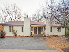 90 Fenner Ave in Asheville, NC - Building Photo