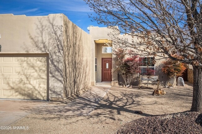 4032 Cll De Estrellas in Las Cruces, NM - Foto de edificio - Building Photo