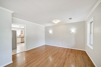 5511 Kinglet St in Houston, TX - Building Photo - Building Photo