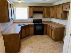 833 Linda Dr in Terrell, TX - Building Photo - Building Photo