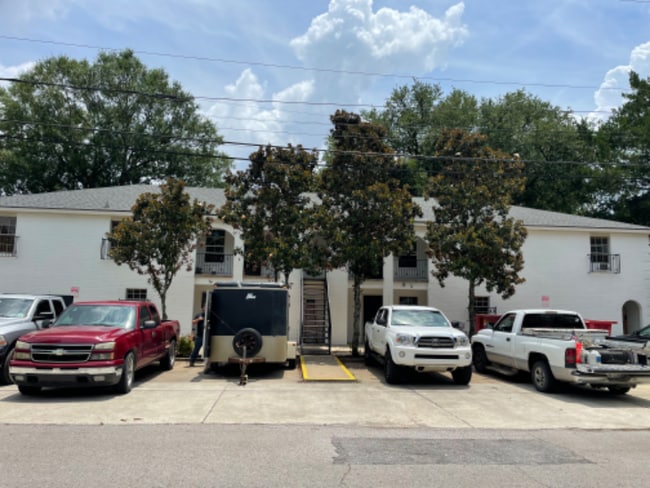 600 E University Ave