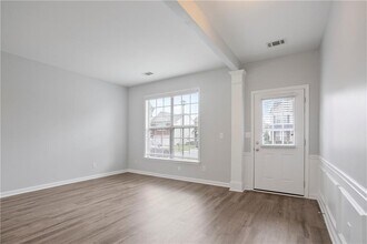 8850 Grappe Trace in Suwanee, GA - Building Photo - Building Photo
