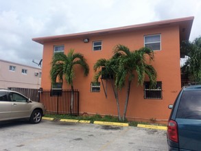 1867 NW 35th St in Miami, FL - Building Photo - Building Photo