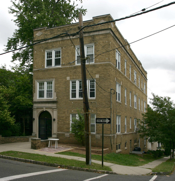 22 Seymour St in Montclair, NJ - Foto de edificio