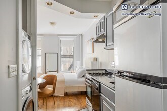 53 Leroy St in New York, NY - Building Photo - Building Photo