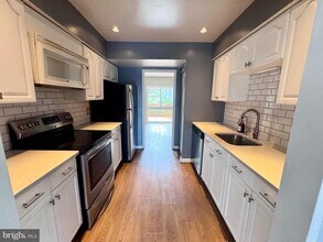 3034 Sugar Ln in Vienna, VA - Building Photo - Building Photo