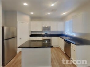 6754 Cinnabar Coast Ln in North Las Vegas, NV - Building Photo - Building Photo