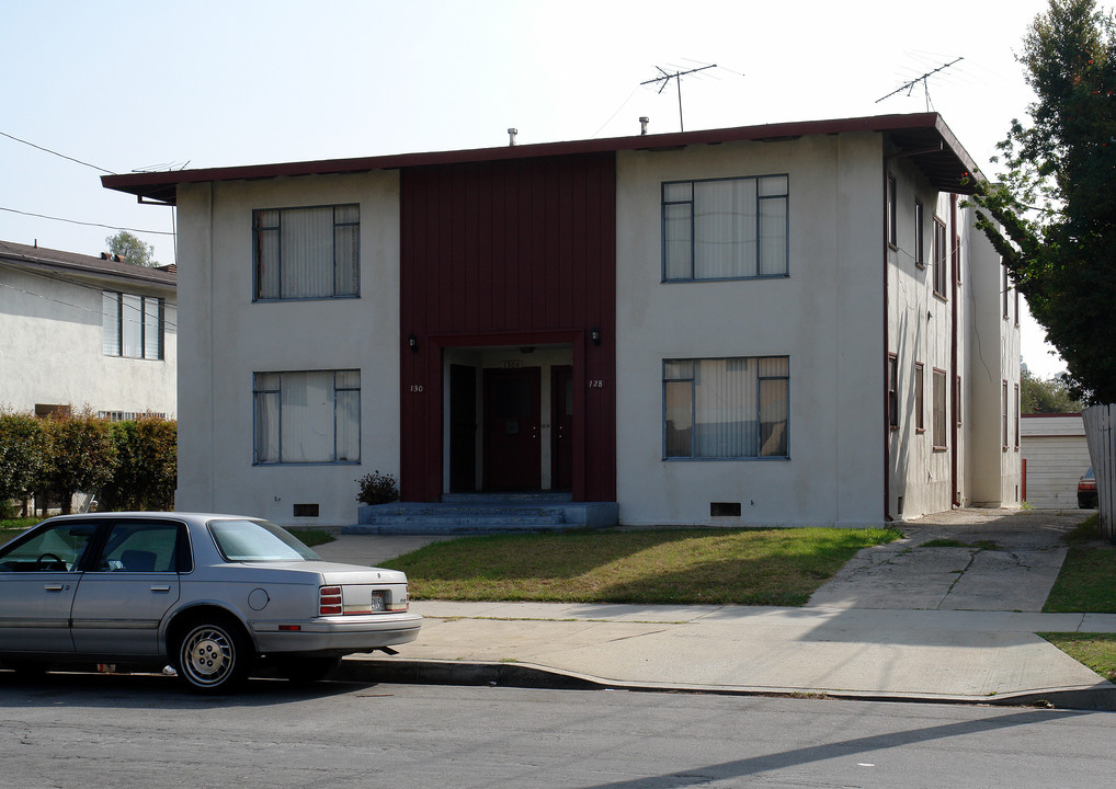 128-130 N Hillcrest Blvd in Inglewood, CA - Building Photo