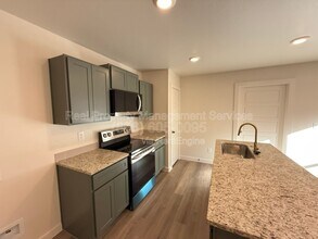 1324 N Colton Ave in Lubbock, TX - Building Photo - Building Photo