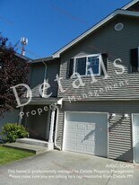 106 NE Tucannon Ct in Bremerton, WA - Building Photo