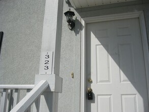 323 Laurel Oak Ln in Savannah, GA - Building Photo - Building Photo