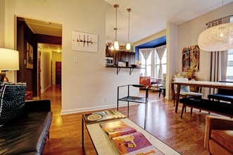 402 N Delaware St in Indianapolis, IN - Foto de edificio - Building Photo