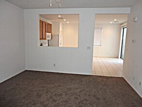 79 Japonica Ave in Las Vegas, NV - Building Photo - Building Photo