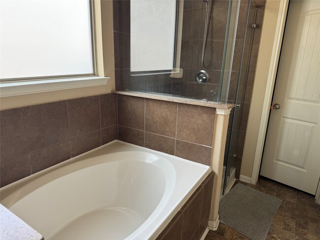 21614 Alexandria Forest Ct