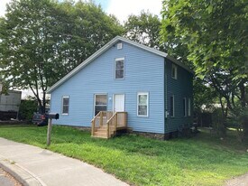 2 Lewis St in Oneonta, NY - Building Photo
