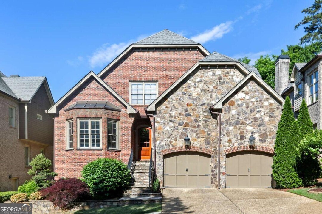 1772 Buckhead Valley Ln NE in Atlanta, GA - Building Photo