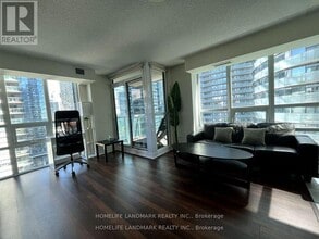 19 Grand Trunk Crescent in Toronto, ON - Building Photo - Building Photo