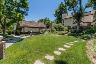 2890 Huntington Blvd in Fresno, CA - Building Photo - Building Photo