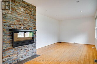 12 Glen Agar Dr in Toronto, ON - Building Photo - Building Photo