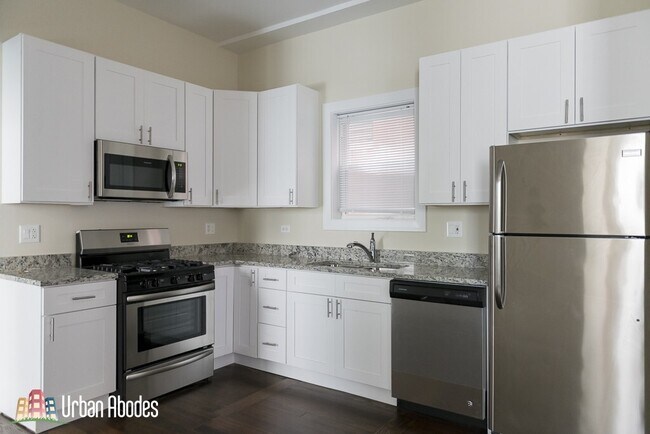 2619 N Southport Ave in Chicago, IL - Building Photo - Building Photo