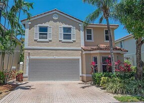 1135 W Lake St in Hollywood, FL - Building Photo