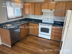 33321 SW Maple St in Scappoose, OR - Building Photo - Building Photo